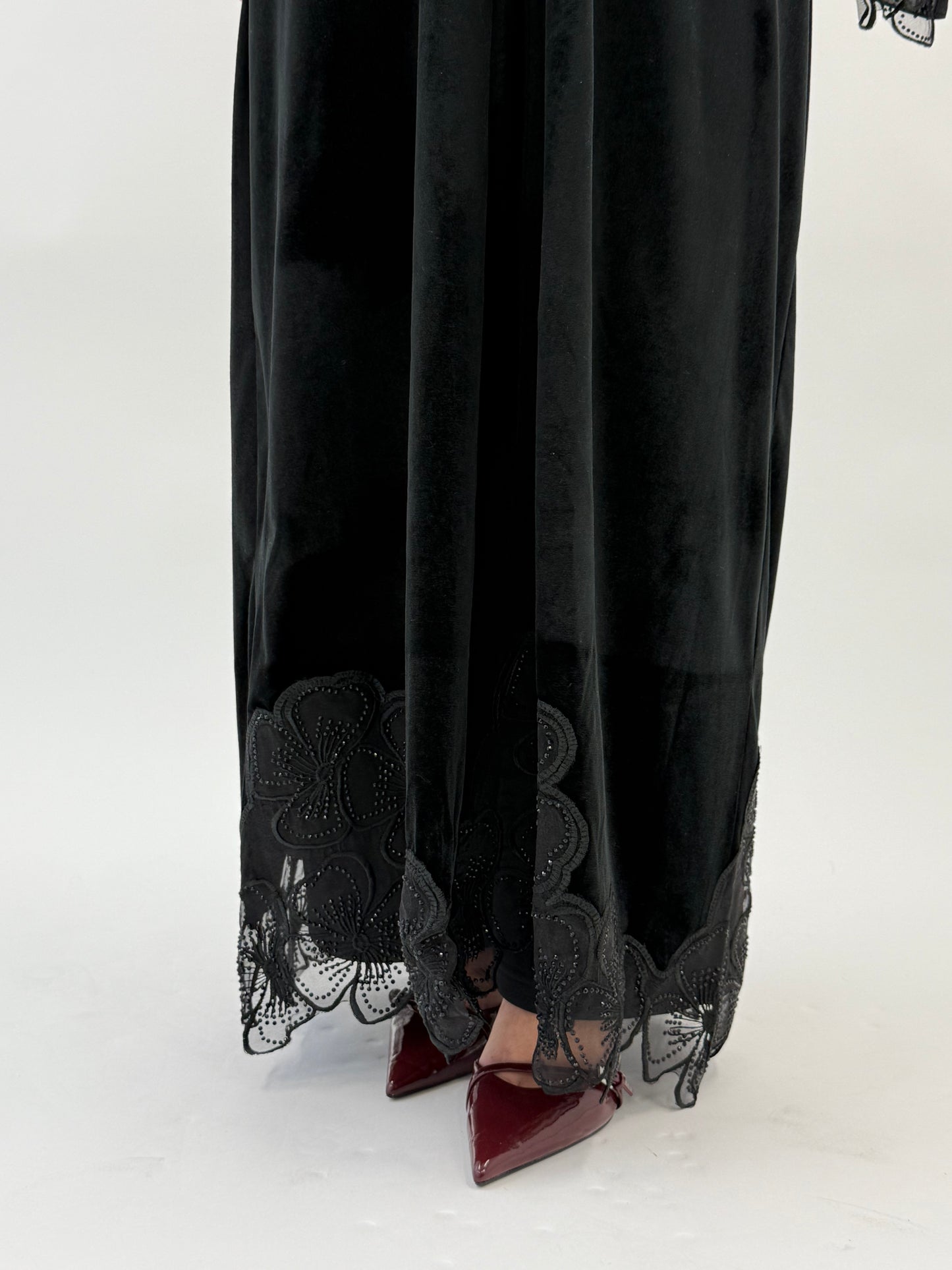 Layali - Luxury Velvet Flower Sequin Abaya