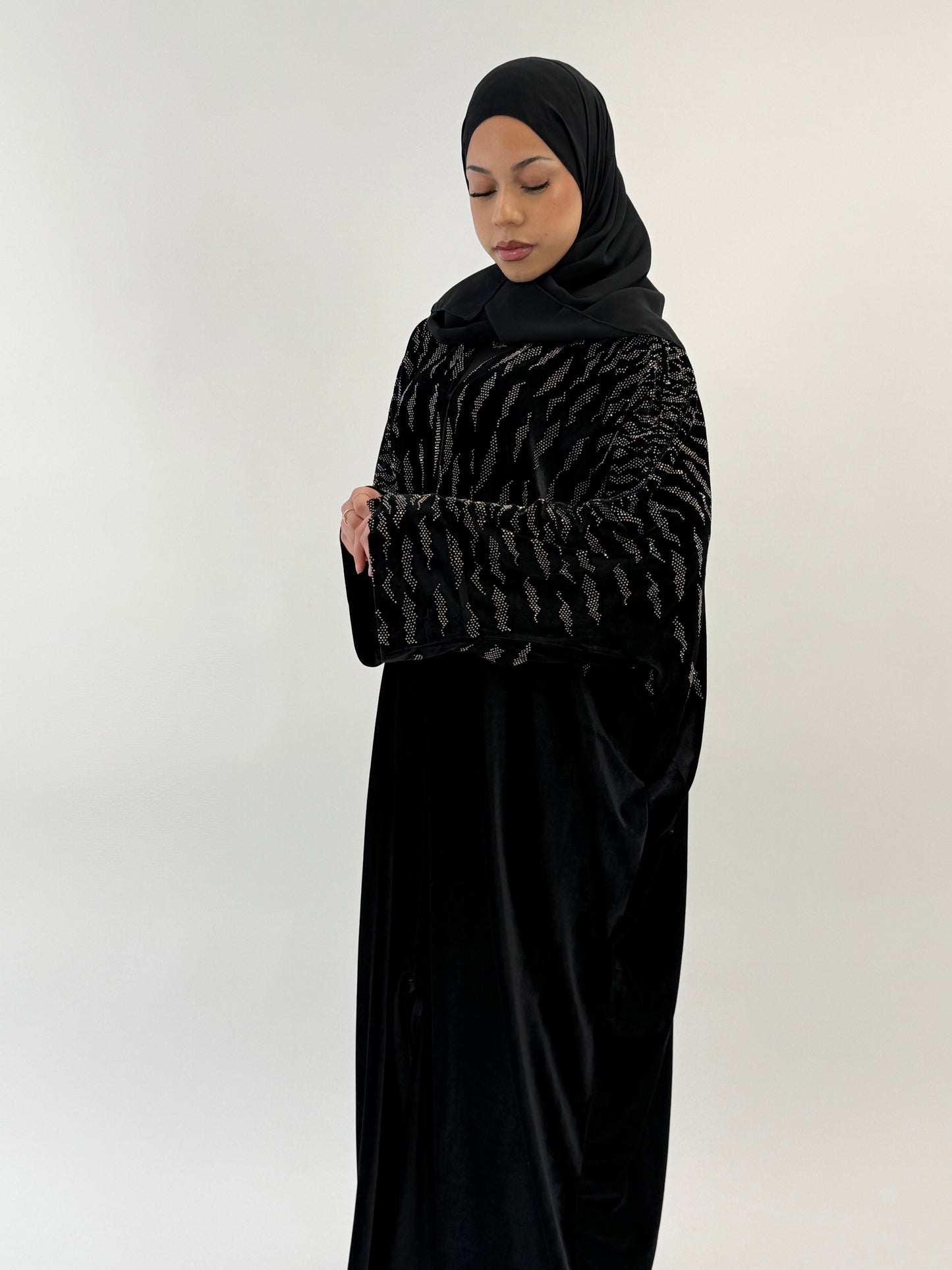 Malaikah - Patterned Sequin Embellished Velvet Abaya