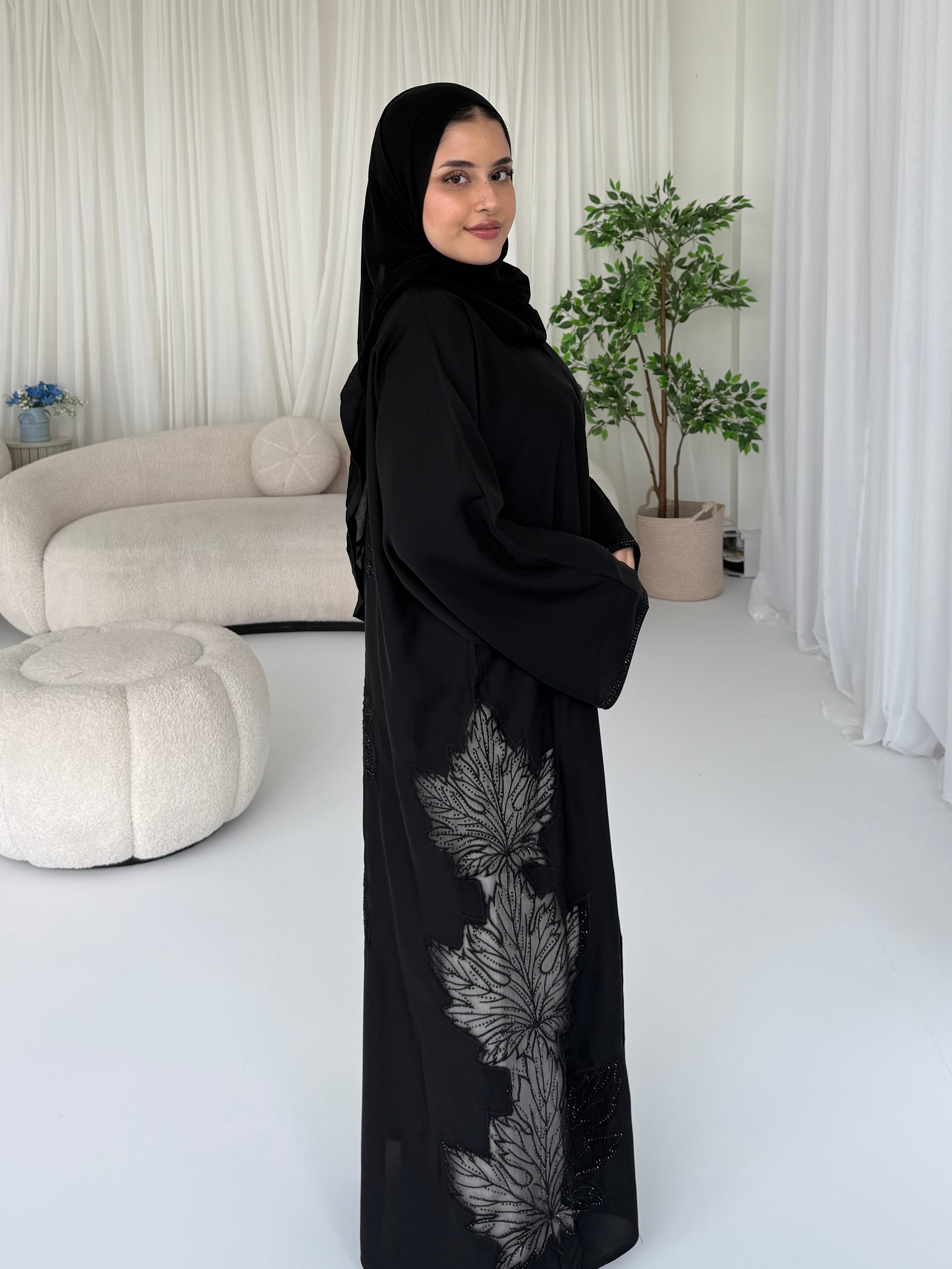 Yumna abaya